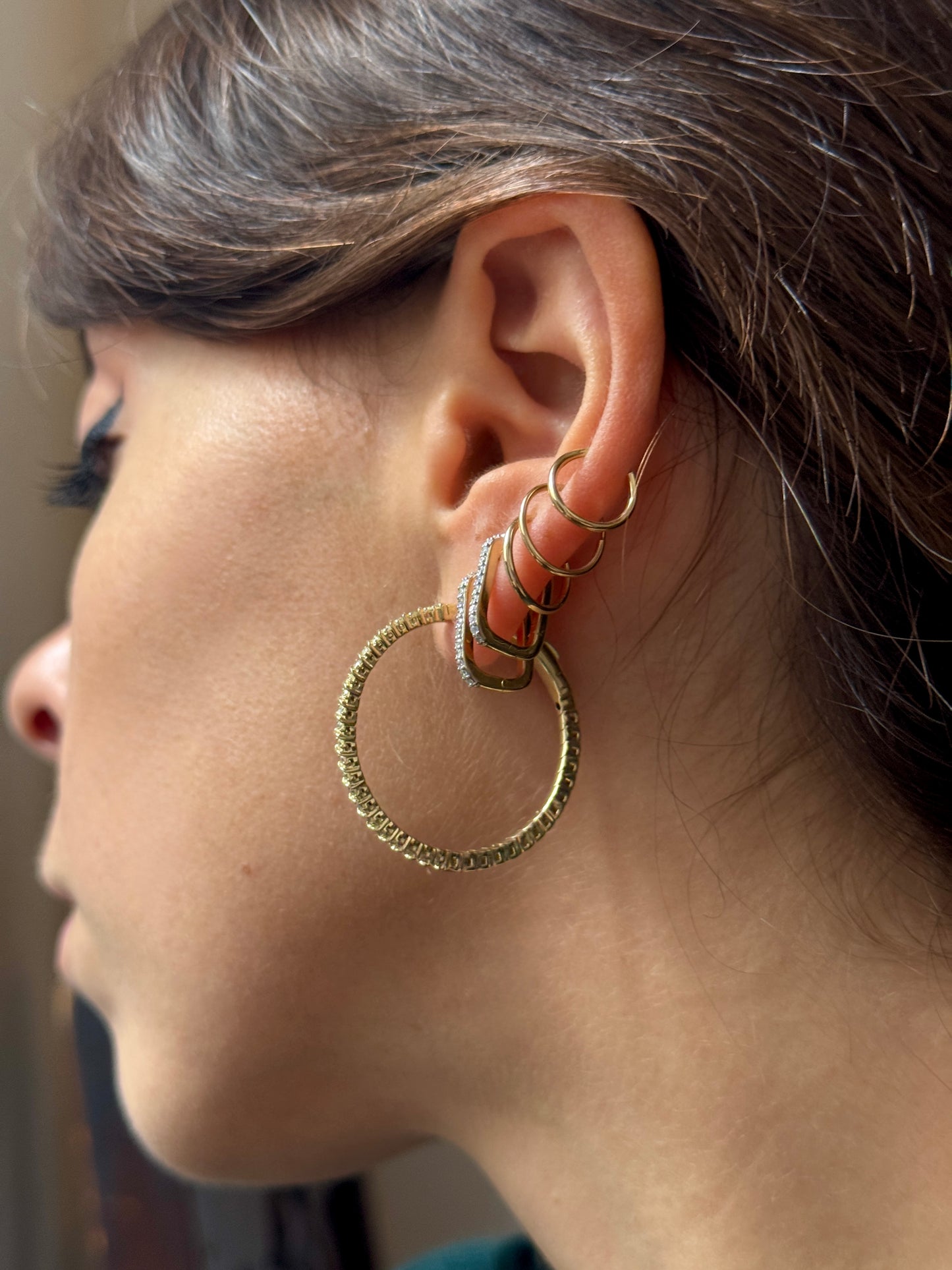 THE MINI DIAMONDS HOOP (single)