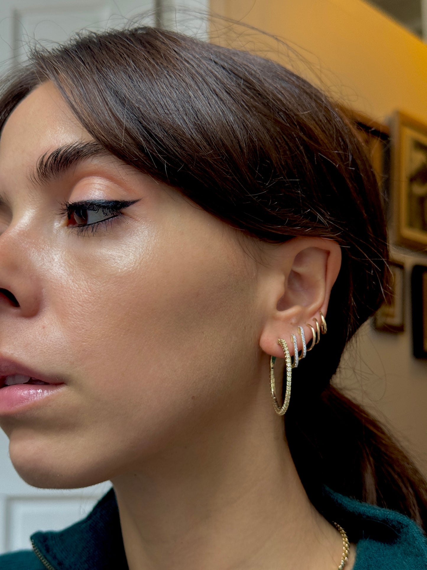 THE MINI DIAMONDS HOOP (single)