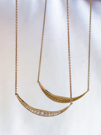 THE CRESCENT NECKLACE